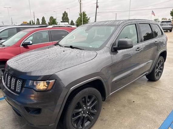 JEEP GRAND CHEROKEE 2018 1C4RJFAG1JC378086 image